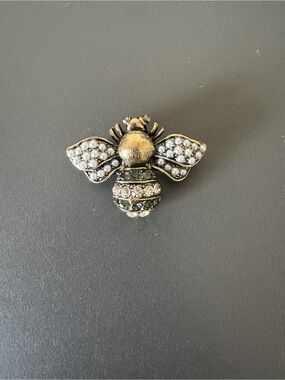 Bee Pin Brooch with Rhinestones and Pearls - Gold Tone